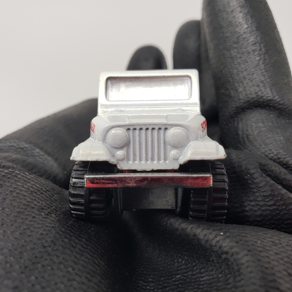 Matchbox Chrysler Jeep 2008 Scrambler CG8 Diecast - Picture 6 of 16